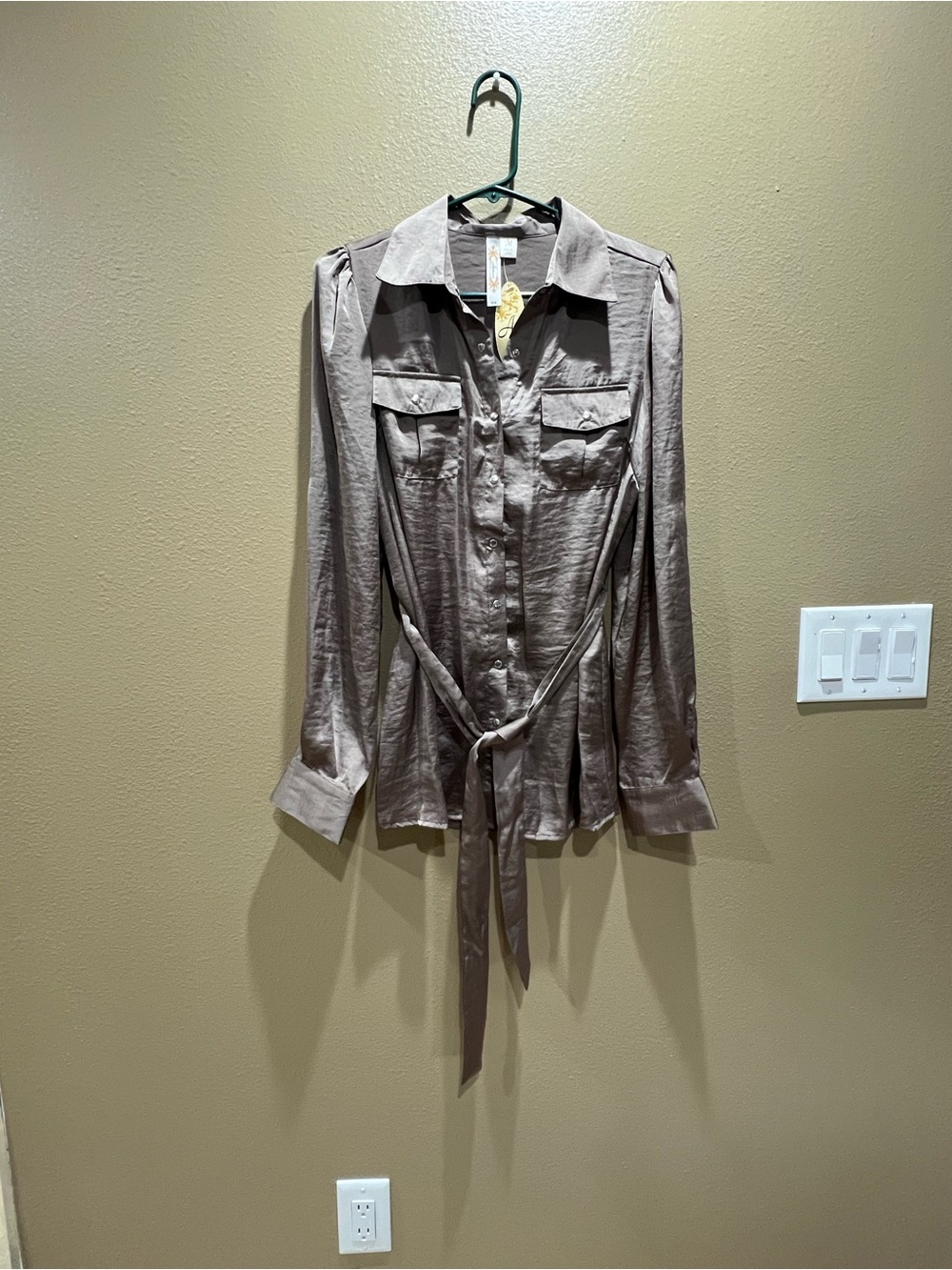Adiva Taupe Button-Front Utility with Waist Tie Shirt brand new size Msatinfinis